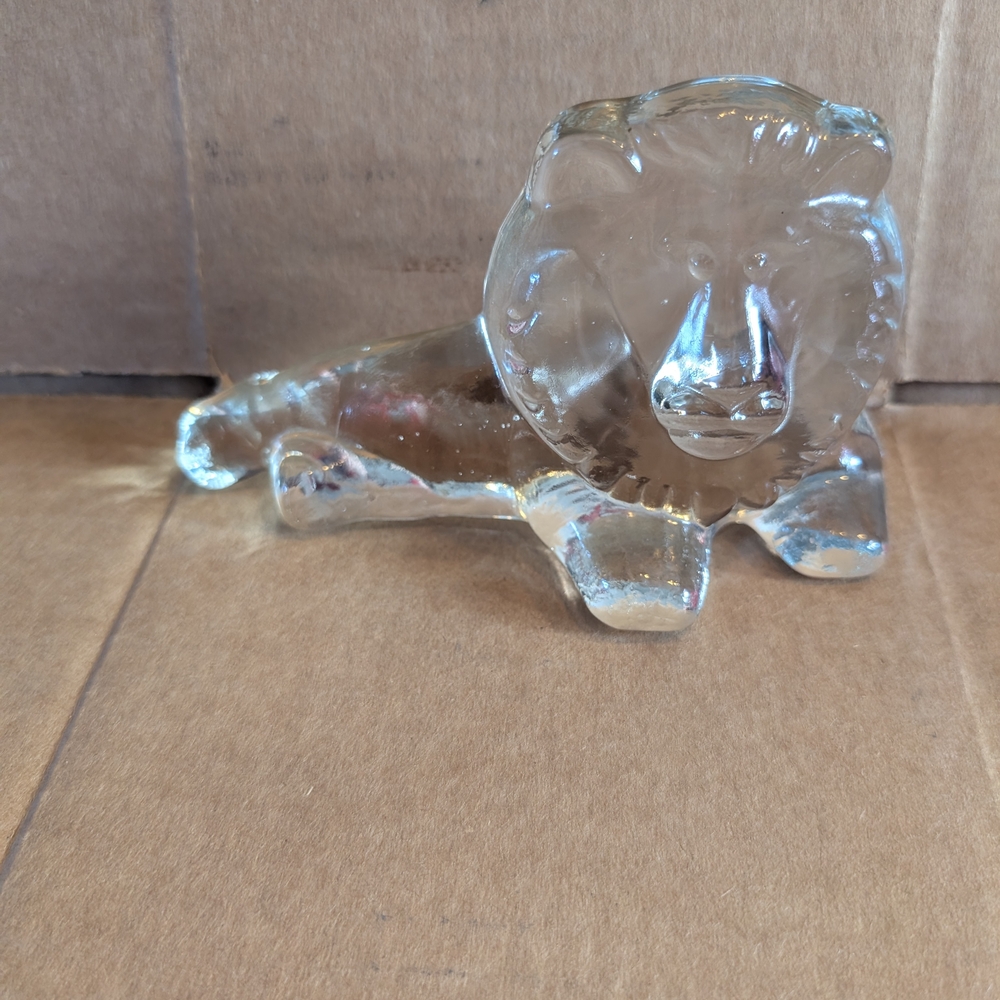 2/30$ Vintage Clear Blown Glass Lion Paperweight